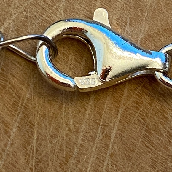 Beautiful 925 sterling silver interlocking circles necklace - Picture 8 of 10